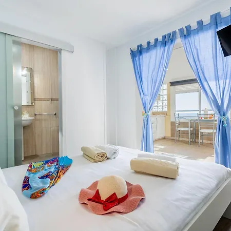 Breathtaking B1, Sea View